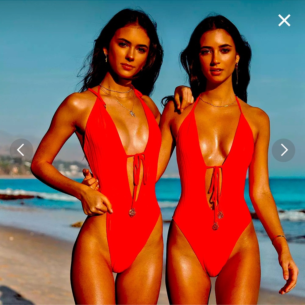 Elegant Red Women's Swimsuit